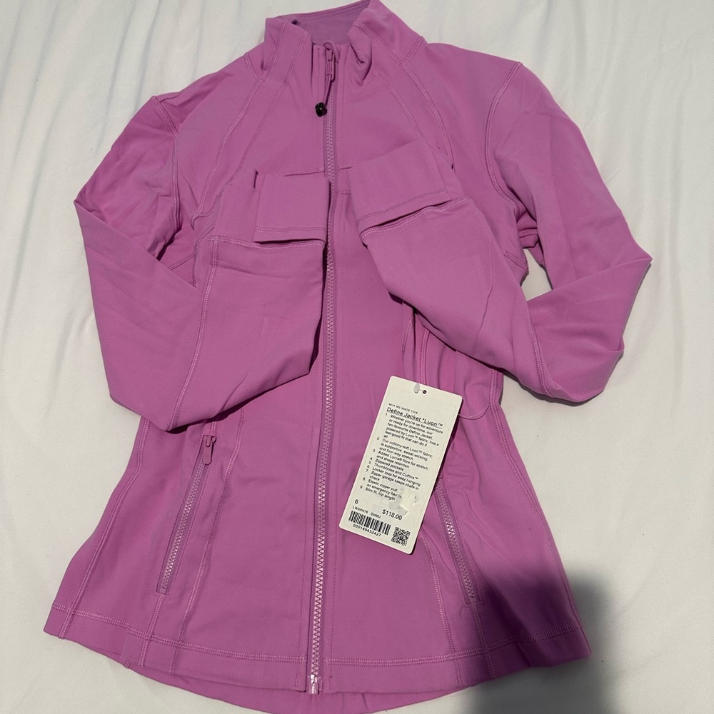 New with tags !! Lululemon define jacket luon pink dahlia mauve color